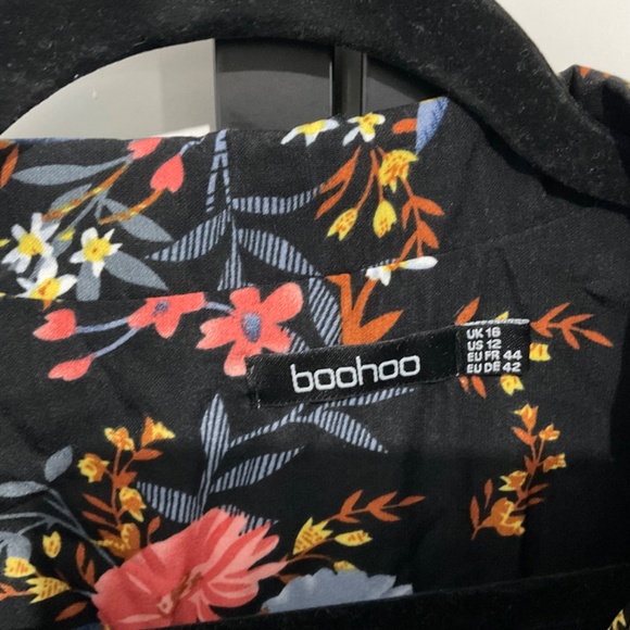 NWOT floral wrap style dress - Picture 4 of 10